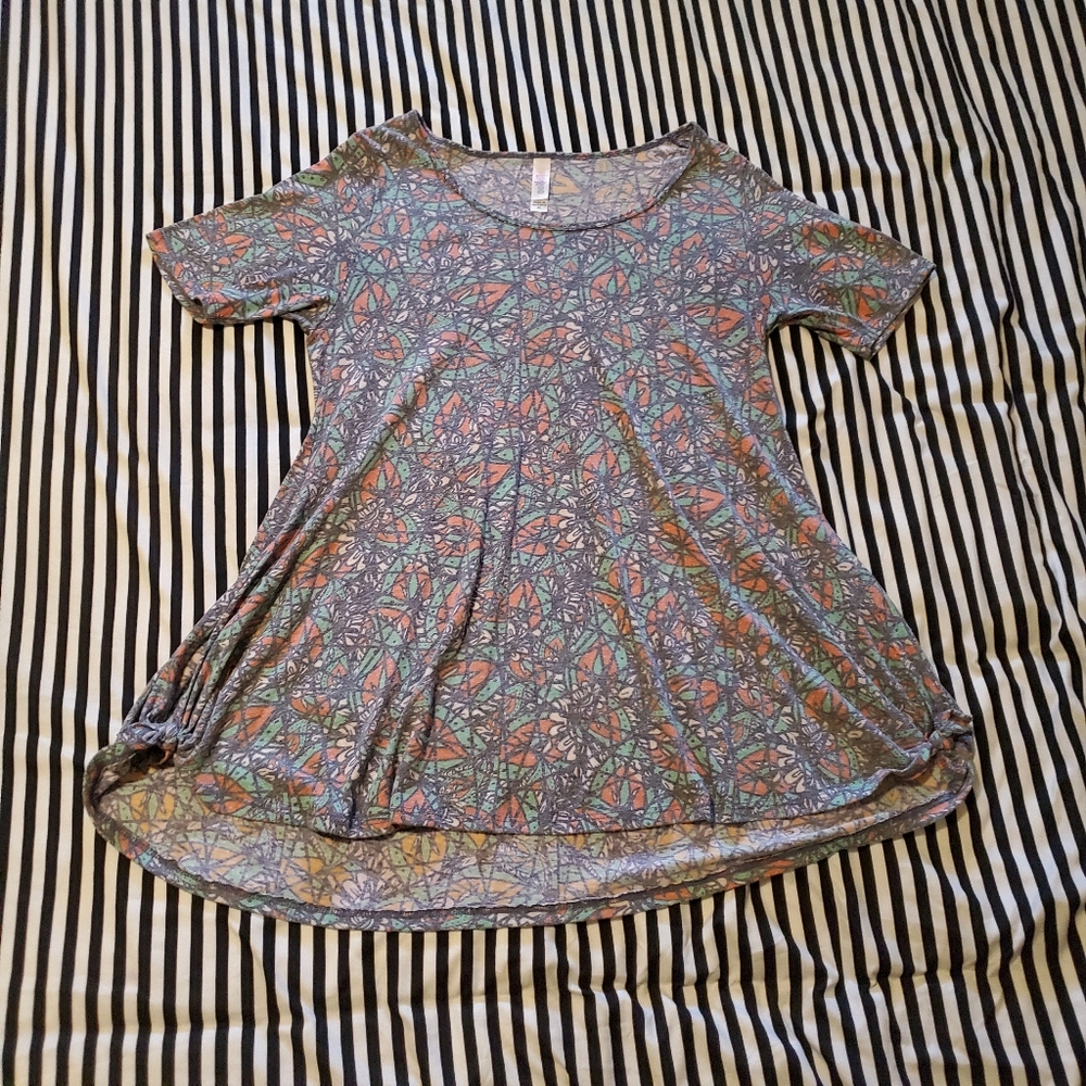 XSmall Printed LuLaRoe Perfect Tee